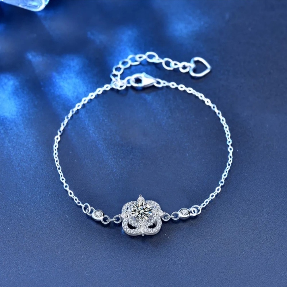 Certified 0.5ct Moissanite Diamond Four Leaf Clover Bracelet - Picture 2 of 5